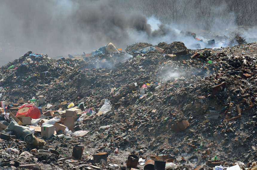 Plaga pożarów odpadów trwa
