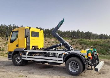 Urządzenia hakowe Skibicki Technika Transportowa dla branży komunalnej
