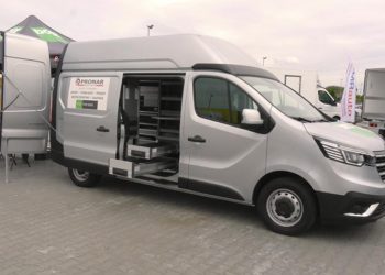 Pokaz samochodów Renault z polskimi zabudowami