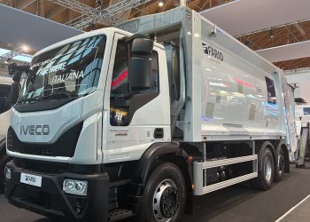 Premiery IVECO na Ecomondo: 26-tonowe Eurocargo ze śmieciarką Farid i elektryczny pojazd recyklingowy